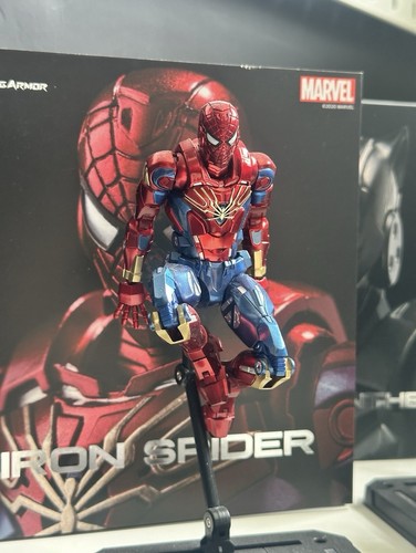 Sentinel spider man fighting - spider-man,